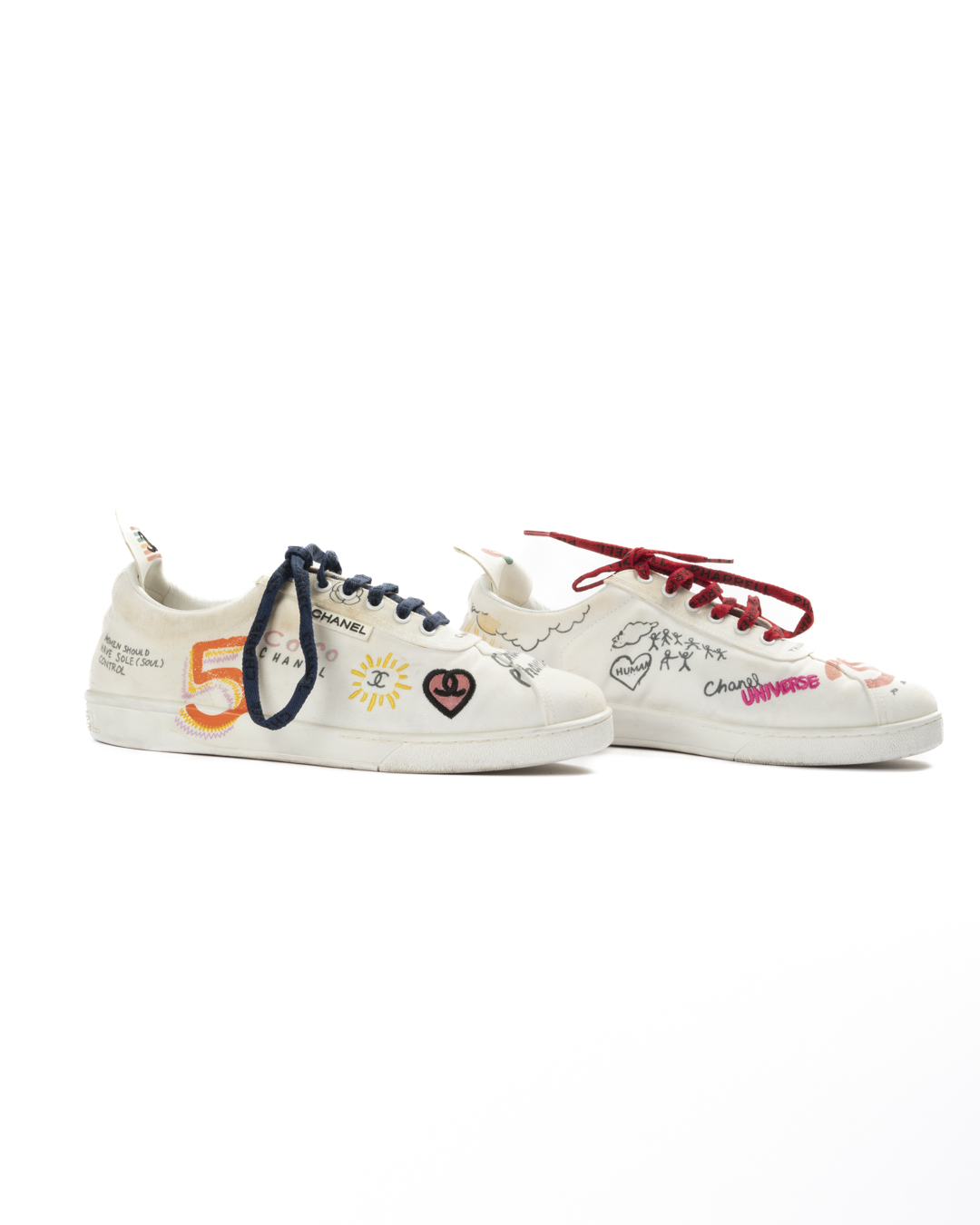 Alternative view of Chanel Sneakers X Pharell Williams Basket Print Graffiti Bianche