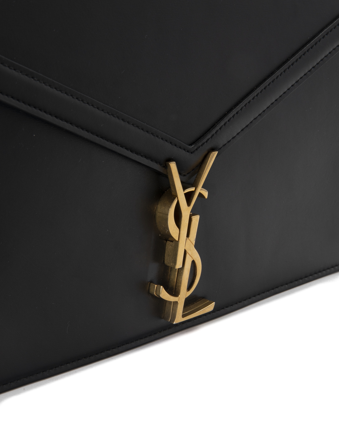 Alternative view of Saint Laurent Cassandre Chain Medium Box Nero