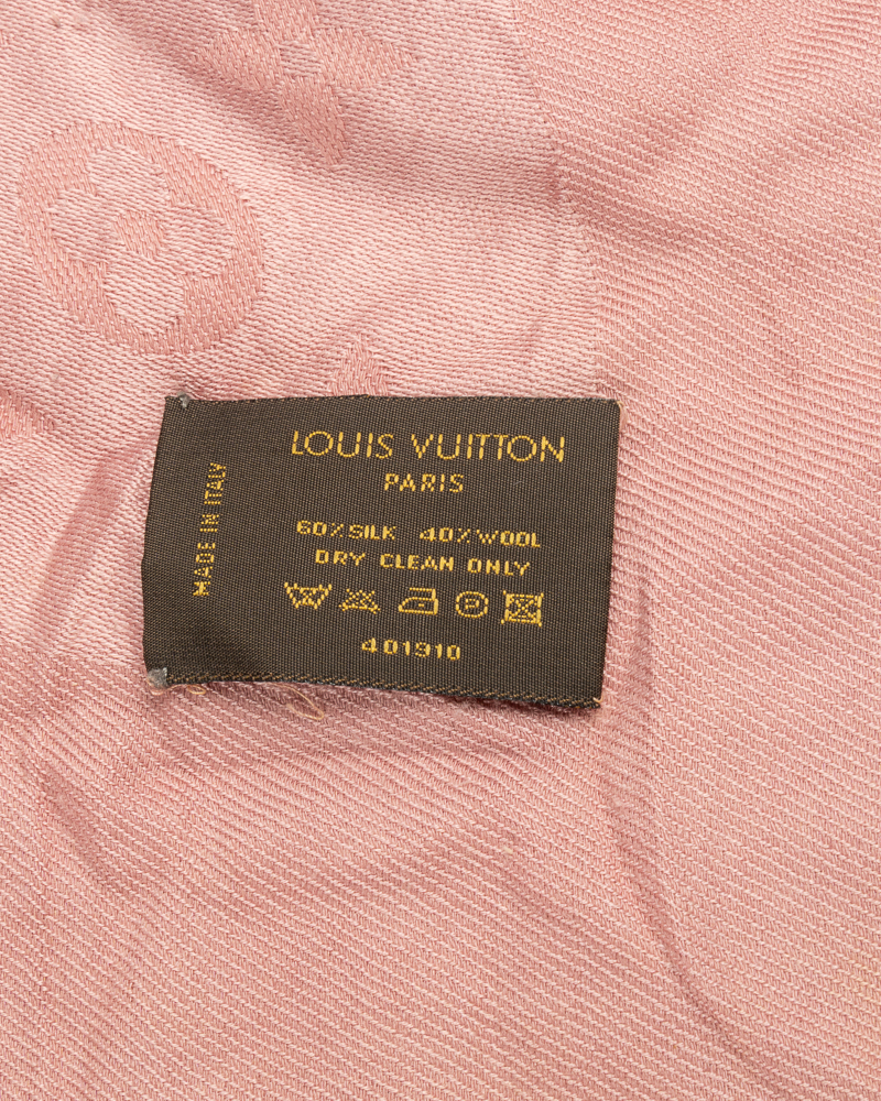 Alternative view of Louis Vuitton Scialle Monogram Rosa