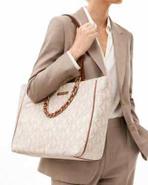 Alternative view of Michael Kors Harper Shopper Medium Logata Marrone