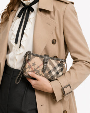 Alternative view of Burberry Pochette Stars Small Check Grigia