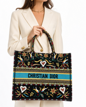 Alternative view of Dior Book Tote Large Flower Heart Nera