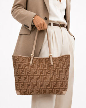 Alternative view of Fendi Roll Bag Large Rafia Rosa