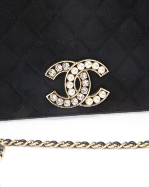 Alternative view of Chanel Pochette Chain CC Pearl Velluto Nero