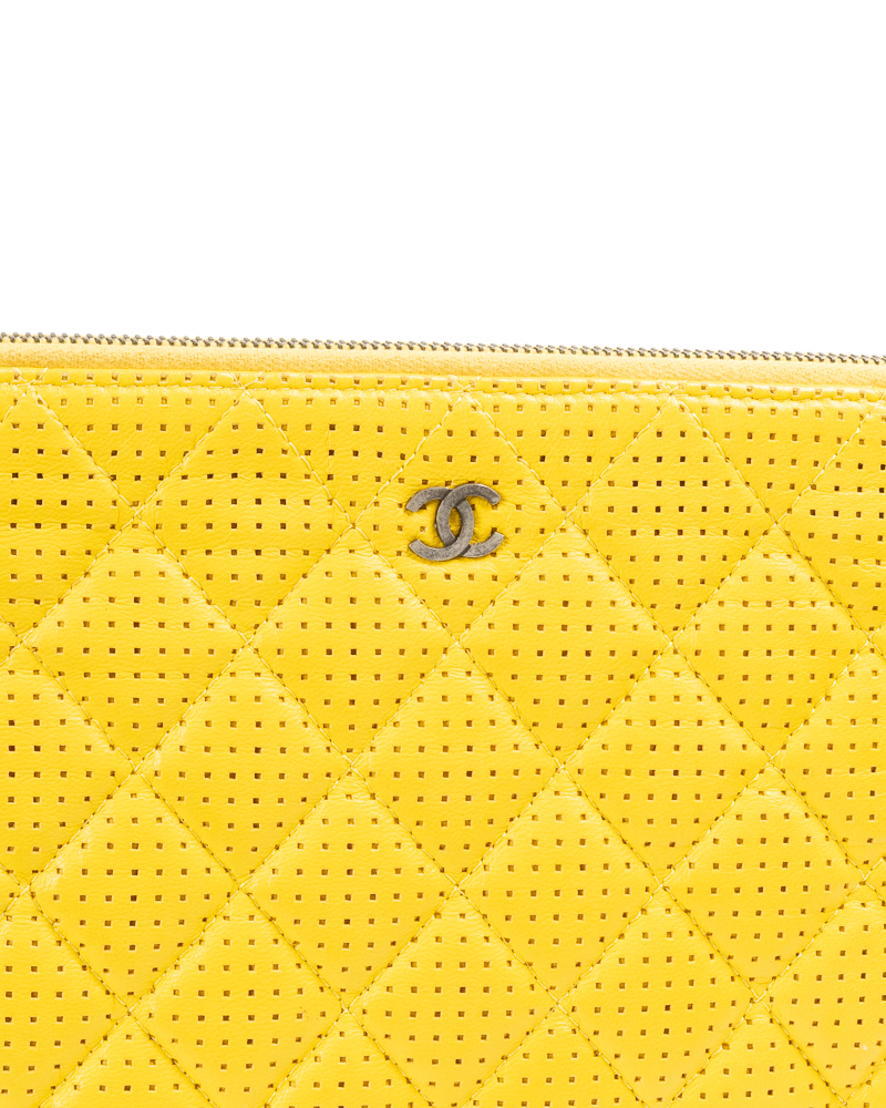 Alternative view of Chanel Pochette Small Traforata Gialla