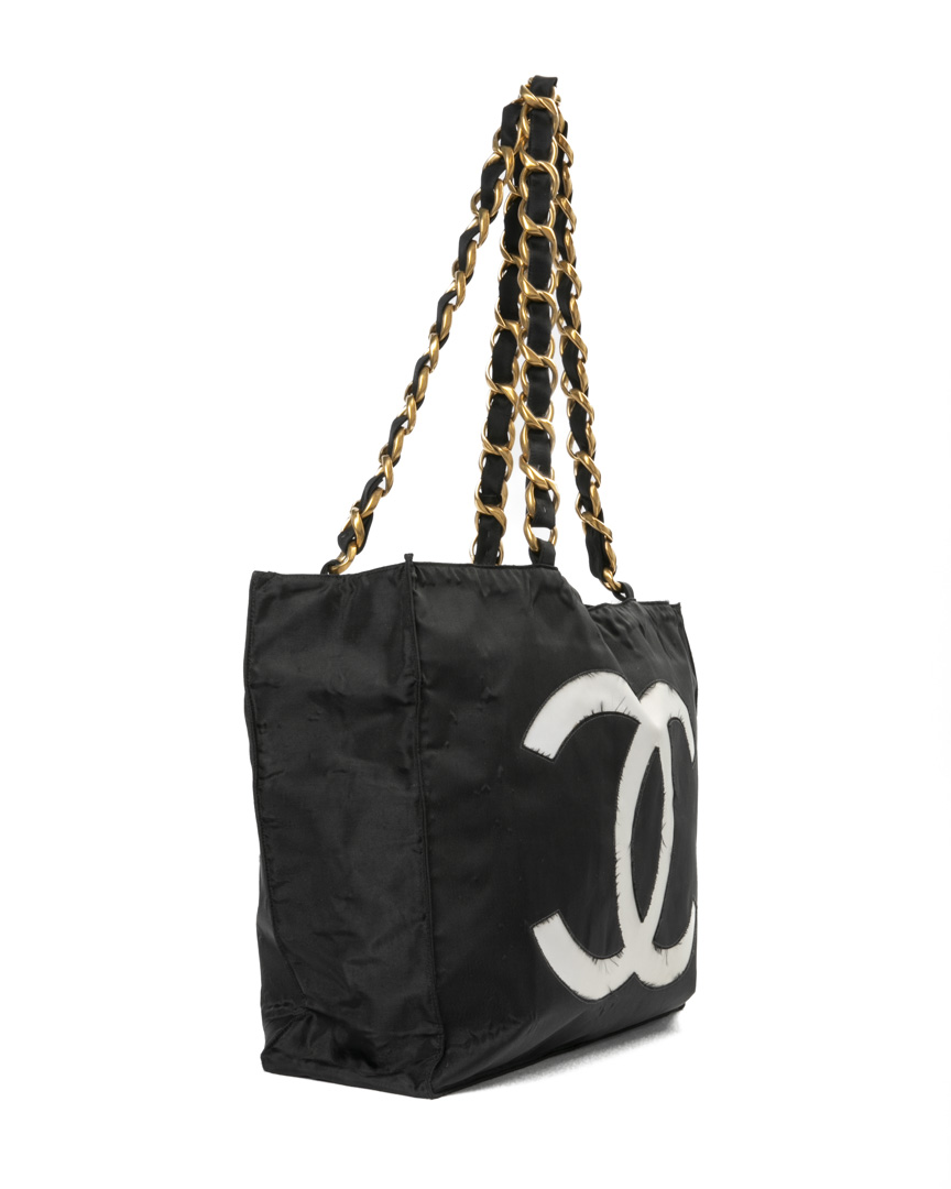 Alternative view of Chanel Tote CC Logo Medium Tessuto Nero