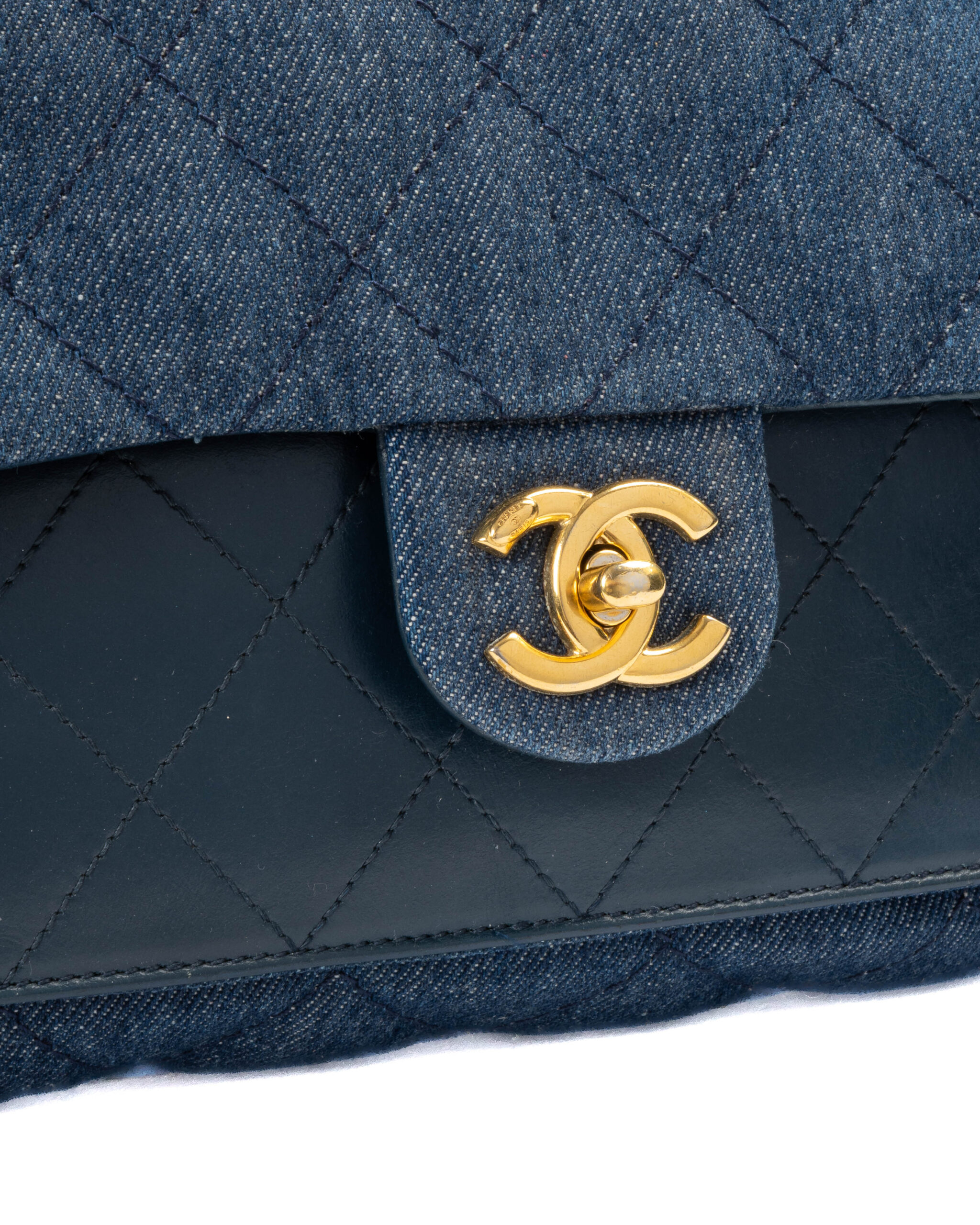 Alternative view of Chanel Jumbo Timeless Trapuntata Denim Azzurra