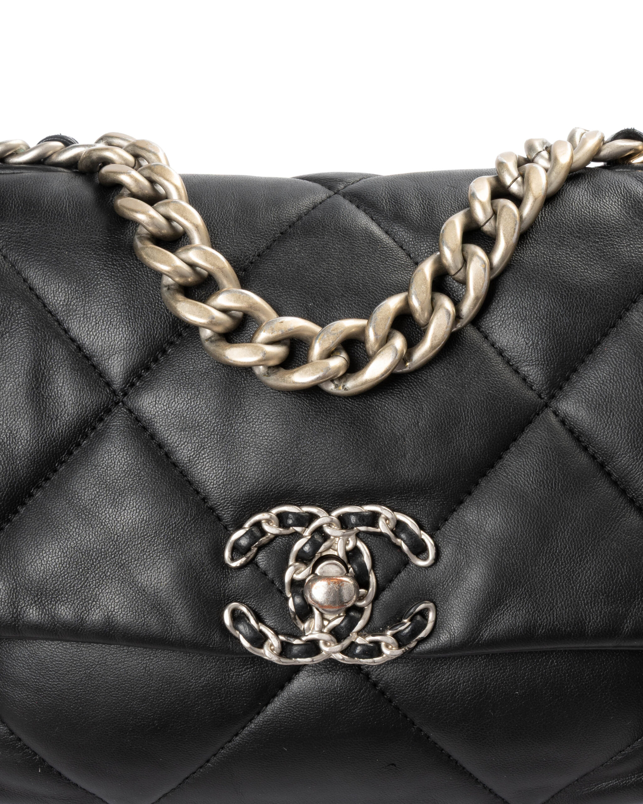 Alternative view of Chanel 19 Flap Small Trapuntata Nera